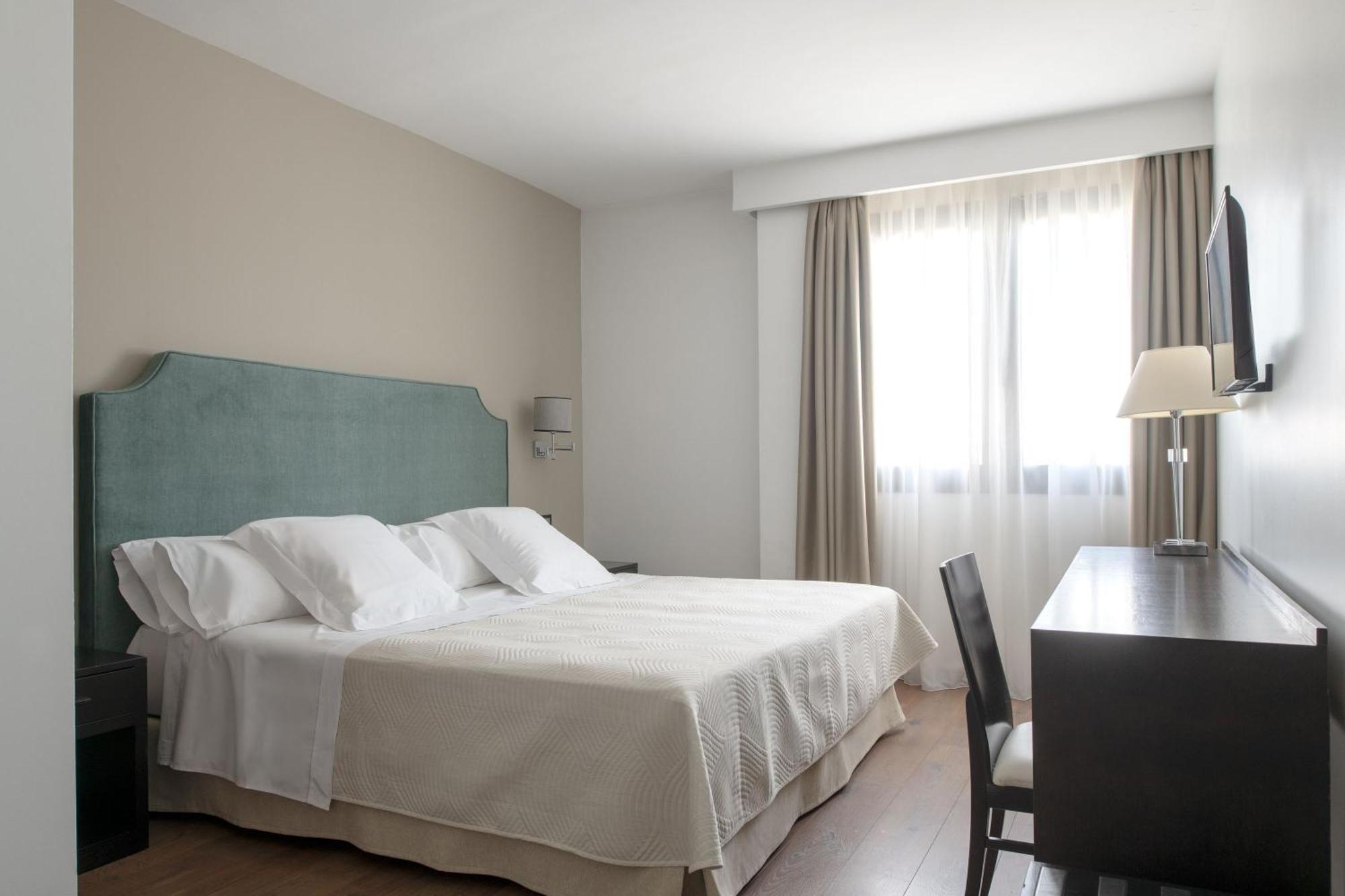 Hotel Infanta Leonor Ecija Exterior photo